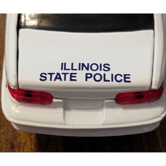 Illinois State Police Road Champs die cast police car 1:43 scale - Picture 9 of 12